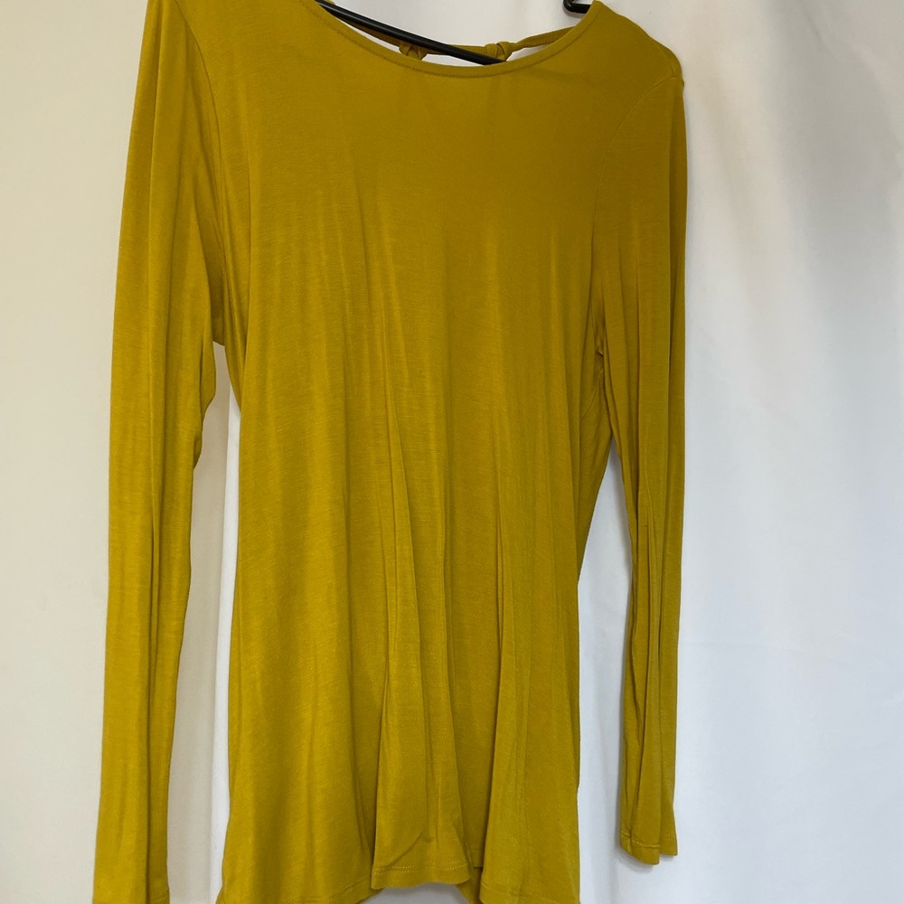 Venus brand dress shirt